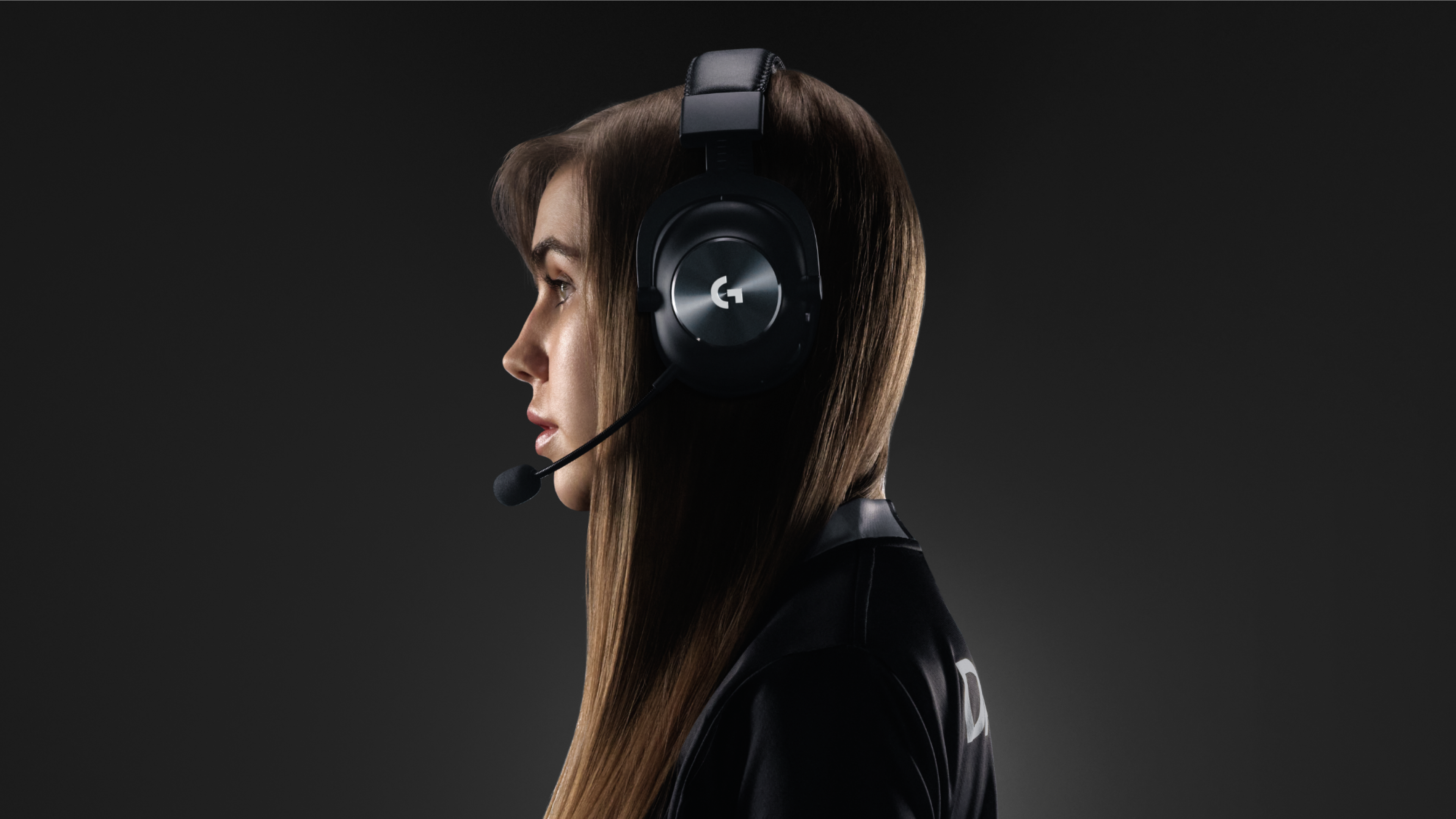 pro-x-wireless-lifestyle-