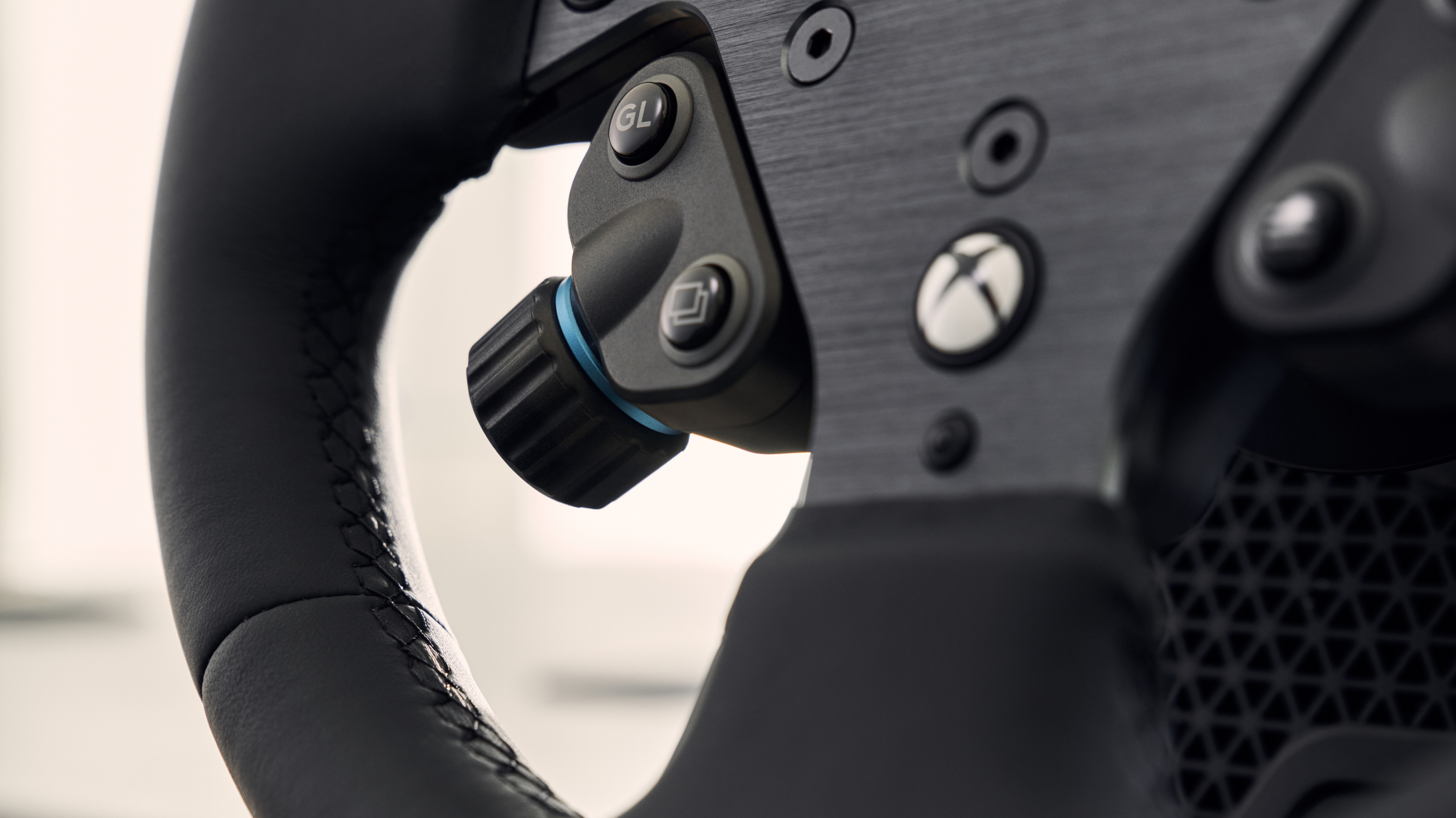 rs-round-wheel-hub-feature-02.jpg